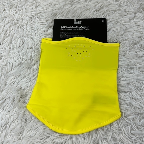 NWT Lululemon Cold Terrain Neck Warmer Sonic Yellow - Picture 1 of 4